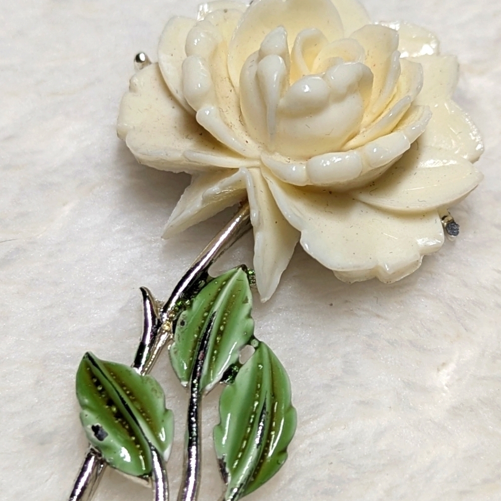 Vintage JJ Jonette Ivory Colored Rose Brooche with Silvertone Stem. - Picture 7 of 9